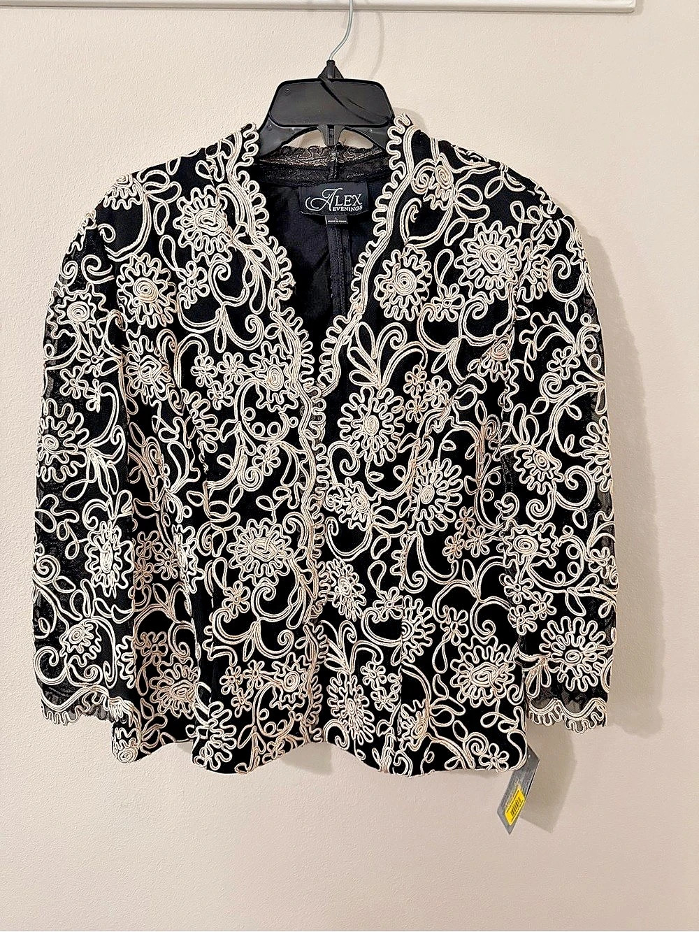 R&K Floral Embroidered Blazer in Black & White NWT